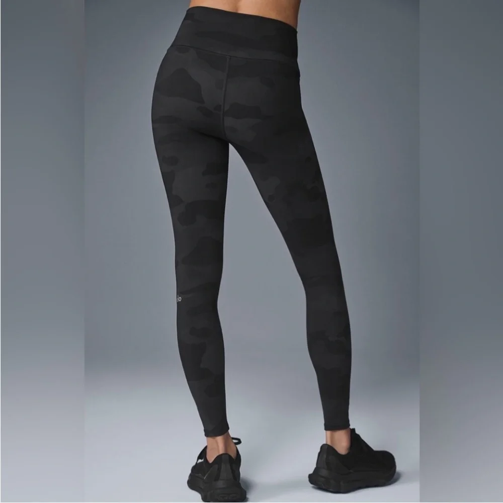 ALO Yoga | High-Waist Full Length Camo Vapor Leggings Size Large